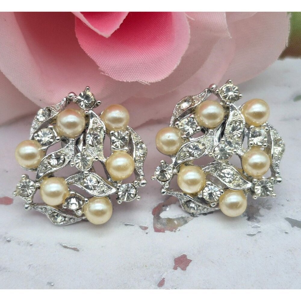 Silver Tone Crystal & Faux Pearl Cluster Earrings Screw Back Formal Beautiful 1"